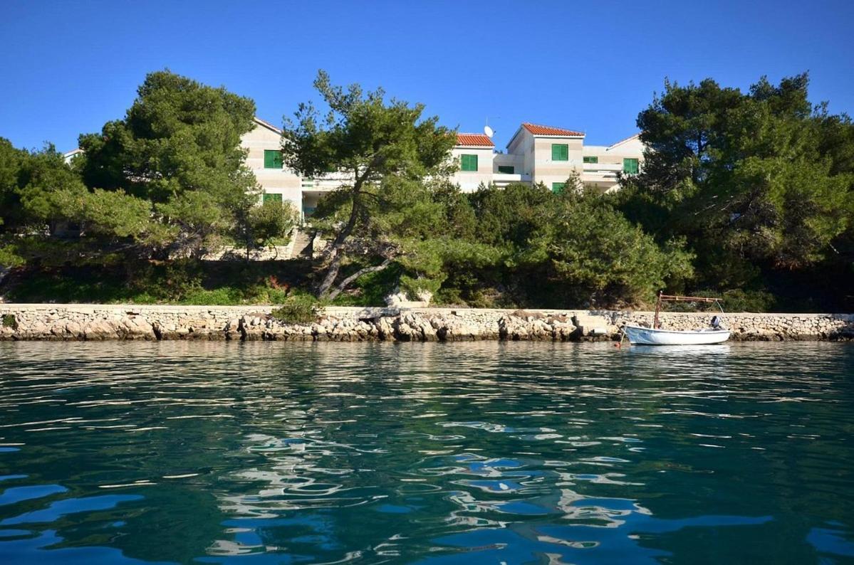Povlja Bungalows Exteriör bild